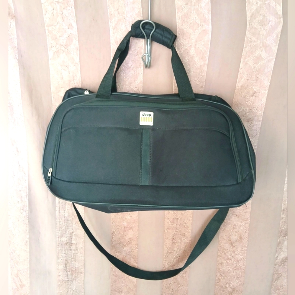 JEEP OVER THE SHOULDER GYM BAG